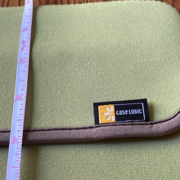 Case Logic tablet Sleeve - Picture 5 of 7